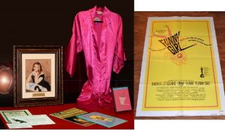 Signed Barbra Streisand Autograph Uacc,  Personal Robe,  Dvd Funny Girl Poster