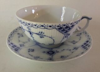Early Tea Cup & Saucer 656 - Blue Fluted Half Lace Royal Copenhagen Hp Denmark