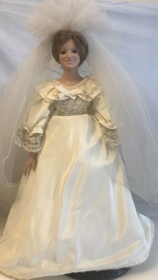The Danbury Princess Diana Porcelain Bride Doll With Stand /19”