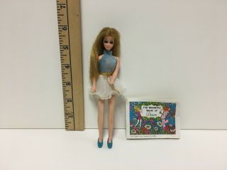 Vintage 1971 Topper Corp.  Dawn Doll W/ Blonde Hair And Blue And White Dress