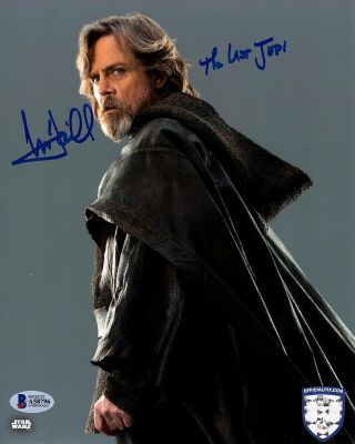 Mark Hamill Signed Star Wars " The Last Jedi " Official Pix 8x10 Photo Bas A58796