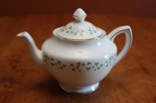 Royal Tara Bone China Shamrock Pattern Two Cup Mini Teapot & Lid Galway Ireland