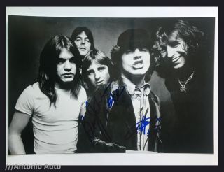 Ac/dc Angus Young & Brian Johnson - Hand - Signed 12x8 Photo Autograph