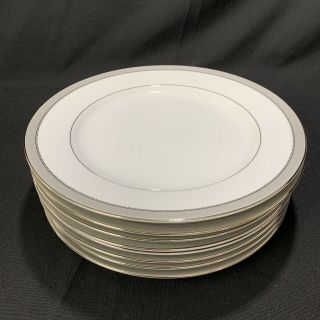 Set Of 8 Mikasa Platinum Crown L3428 Dinner Plates White W/ Silver Band