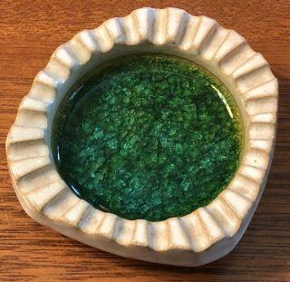 Robert Maxwell Vintage Mcm Art Pottery Ashtray Dish Green Crackle Ivory Glaze