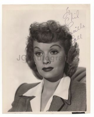Lucille Ball - Ionic Actress " I Love Lucy " - Signed 8x10 Photograph