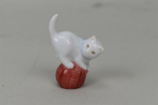 Herend Hungary White Cat Blue Ribbon On Deep Orange Yarn Ball Miniature