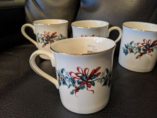 Lenox Winter Greetings Set Of 4 Mugs 12 oz.  Red Green Cups Gold Trimmed 3