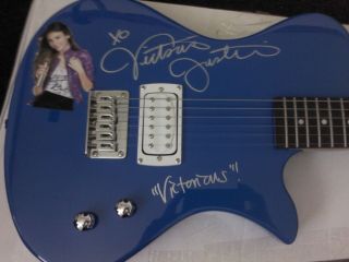 Electric Guitar Autographed By Victoria Justice From Victorious Show Nickelodeon