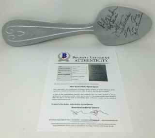 Ricky Schroder Joel Higgins Erin Gray Cast Signed Silver Spoons Giant Spoon Bas