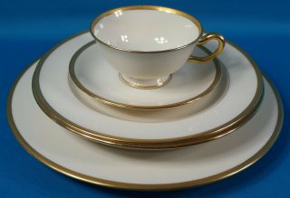 Lenox For Tiffany & Co.  Embossed Rim 5 Piece Place Setting W/tuxedo Saucer