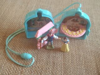 Vintage Disney Once Upon A Time Polly Pocket Snow White Locket Playset