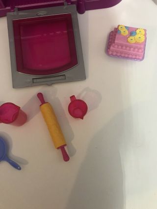 2008 Barbie Doll My Dream House Glam Pink Kitchen furniture oven cookie mits 3