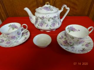 Arthur Wood & Son Antique Teapot Staffordshire England 6674 2 Cups & Saucers