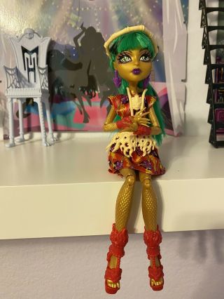 Monster High Doll - Jinafire Long Ghouls Getaway