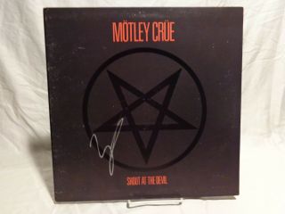 Motley Crue Vince Neil Signed Autographed Album