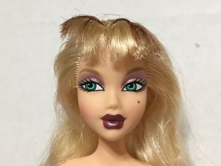 Barbie My Scene Hanging Out Delancey Doll Green Eye Highlighted Hair Bangs