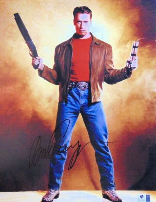 Arnold Schwarzenegger Signed Autographed 11x14 Photo Last Action Hero Gv718360