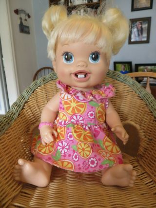 2010 Baby Alive Doll First Teeth Hasbro Drinks & Wets 13 "