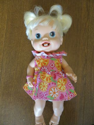 2010 Baby Alive DOLL First Teeth Hasbro Drinks & Wets 13 