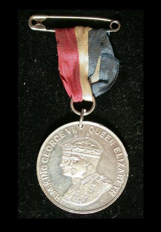 Cadbury Medal for the 1939 Royal Visit to Canada by George VI & Queen Elizabeth 3