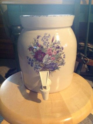 Home And Garden Beverage Jug,  Floral.  8.  75 " H X 6.  5 " Diam.  W/ Lid And Spout