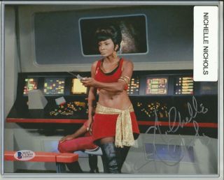 Nichelle Nichols Star Trek Uhura Auto Autograph 8x10 Photo Beckett Certified