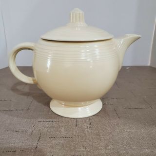Vintage Fiesta Medium Teapot In Ivory Fiestaware