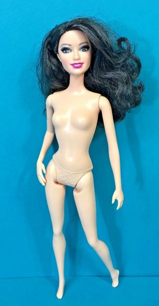 Barbie Raquelle Black Hair Hip Tilt Pose Asian Nude Doll Fashionistas Ooak Play
