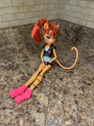 Monster High Doll Toralei Stripe Orange Tiger Ghoul Sports School Spirit