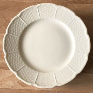 Lovely Raynaud Limoges Osier Set Of 8 Bread Plates Offwhite/cream Color