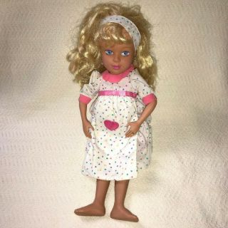 Tyco Mommys Having A Baby Pregnant 18 " Blonde Hair Doll 2 Dresses Vintage 1992