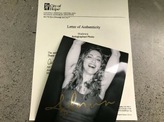 Madonna Hand Sign /autographed 6 X 8 Photo Includes