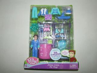 2004 Mattel Polly Pocket Boy Male Man Doll Snow Cool Ski Shop Complete Clothes
