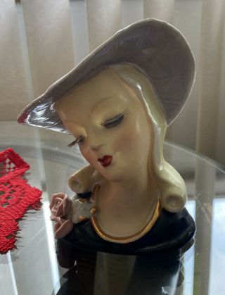 Vintage 6” Unmarked Lady Headvase Head Vase With Sassy Hat And Pouty Lips