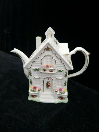 Royal Albert " Old Country Roses Cottage Tea Pot W/ Tag England