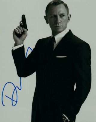 Daniel Craig Autographed 8x10 Picture Signed Photo And