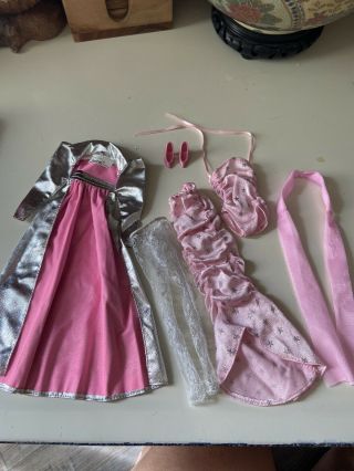 Barbie Fashion Silver & Pink Coat W/ Evening Gown Scarf Tights & Shoes Hong Kong