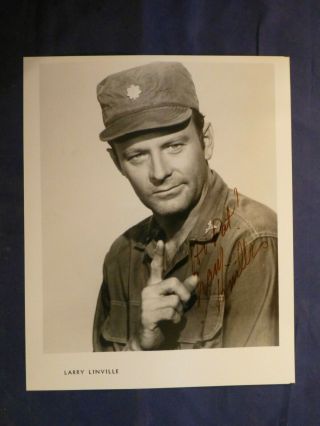 Larry Linville (mash) Signed 8 X 10 Black And White Photo With