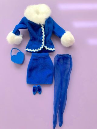 Barbie Fashion Avenue 15853 1996 Royal Blue White Winter Fur Complete