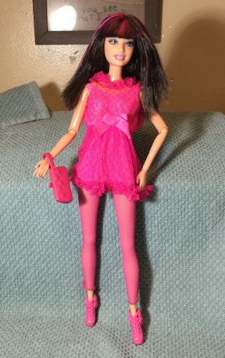 Barbie Doll Raquelle Black Hair/pink Streaks Articulated Arms Retro Style Outfit