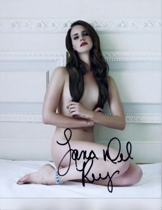 Lana Del Rey - Gorgeous Sexy Singer - Hand Signed Autographed Photo With