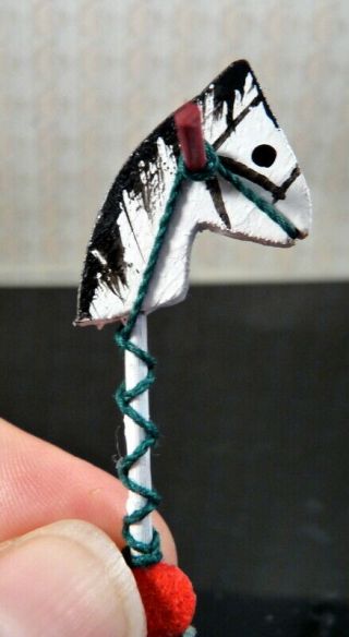Artist Hobby Horse Toy 1:12 Dollhouse Miniature