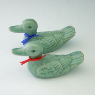Celadon Green Art Pottery Ceramic Porcelain Green Duck Miniature Figurine Set 2