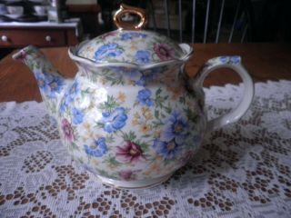 Vintage Windsor Chelsea Chintz Spring Blue Teapot England