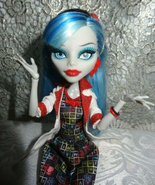GHOULIA YELPS MONSTER HIGH DOLL MATTEL light Blue hair Clothes Shoes Accessories 3