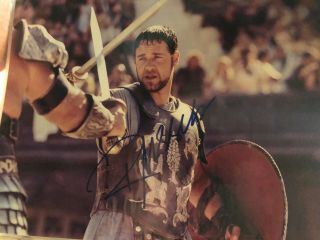 Russell Crowe Signed 8x10
