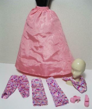 2000 Jewel Girl Fashionista Fashion Avenue Barbie Doll - Long Pink Skirt Outfit