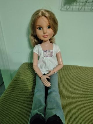 Mga Entertainment 2009 18 " Best Friends Club Blonde Doll