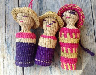 3 Vintage Ethnic Hand Woven Straw Family Finger Puppets,  South America Ecuador